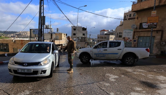 מנגנוני הביטחון בכניסות לבית סאחור
 (ופא, 18 במרץ 2020)
