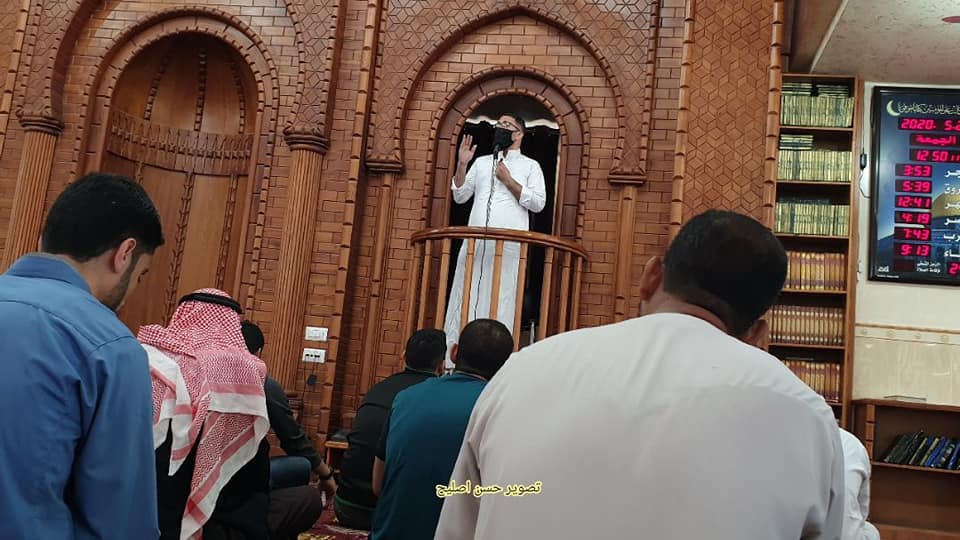 Friday prayer in the al-Shuhadaa mosque in Khan Yunis (Facebook page of journalist Hassan Aslih, May 29, 2020). 