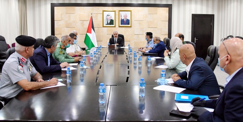 Muhammad Shtayyeh holds a security briefing for the heads of the Palestinian security apparatuses (Wafa, July 7, 2020).