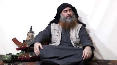 The last photo of Abu Bakr al-Baghdadi in a video produced after the blow suffered by ISIS in Al-Baghouz. He looks tired and exhausted in the video (Akhbar al-Muslimeen, April 29, 2019). 