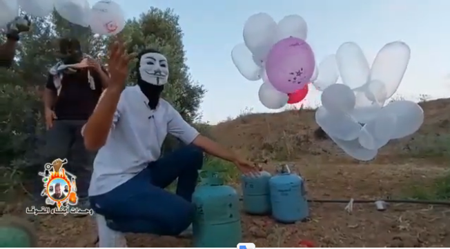 From a video documenting the Sons of al-Qoqa launching of balloons from the central Gaza Strip (YouTube, August 14, 2020).