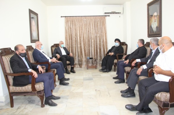 Hassan Nasrallah meets with the Hamas delegation. 