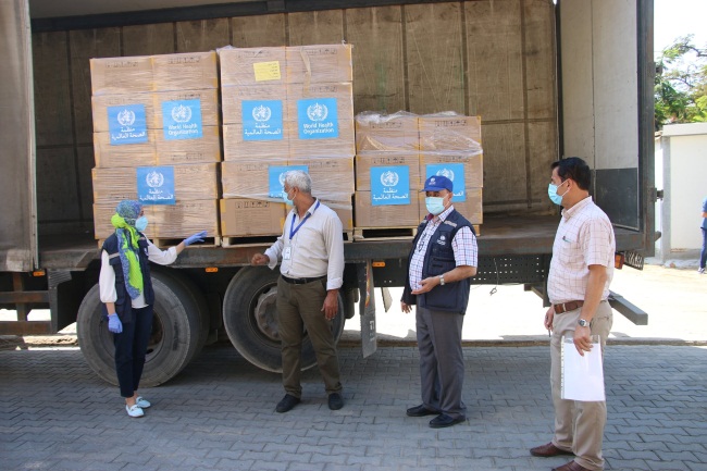 The shipment of swabs for the Gaza Strip (Facebook page of the W.H.O. in the territories, October 28, 2020).