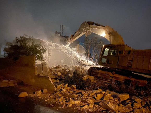 Bulldozer razes the house of the terrorist in the village of Rujeib (IDF spokesman's website, November 2, 2020).