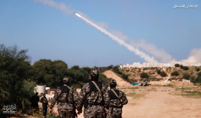 Firing rockets towards the sea (Right: Twitter account of Muhammad Khaled, December 29, 2020. Left: Telegram channel of the joint operations room, December 29, 2020).