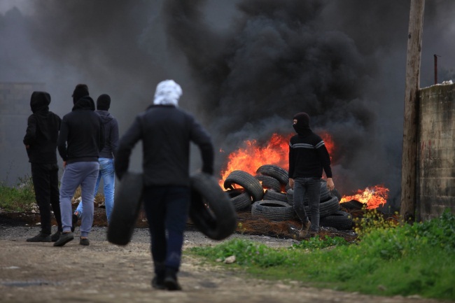 Confrontations between the IDF and Palestinians during the weekly riots in Kafr Qaddum, east of Qalqilya (Wafa, March 12, 2021).