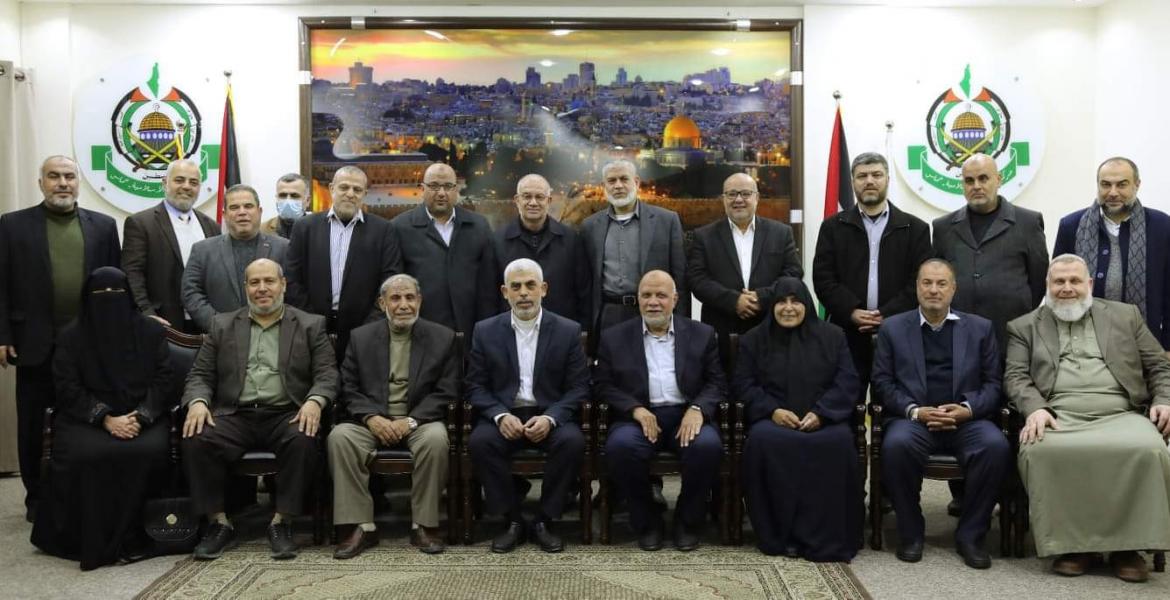 The elected Hamas leadership, headed by Yahya al-Sinwar. Marwan Issa, senior military-terrorist wing figures, fourth from the left in the second row (wearing a mask and circled in red) (Hamas website in English, March 14, 2021).