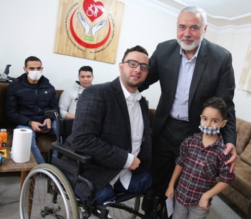 Isma'il Haniyeh visits wounded Palestinians hospitalized in Turkey (Hamas website in Arabic, March 13, 2021). 