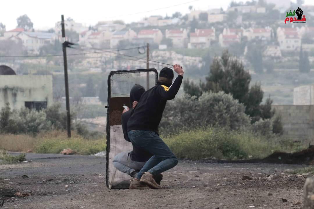 The weekly Palestinian riot in the village of Kafr Qadoum (east of Qalqilya) (Fatah Facebook page, April 2, 2021).