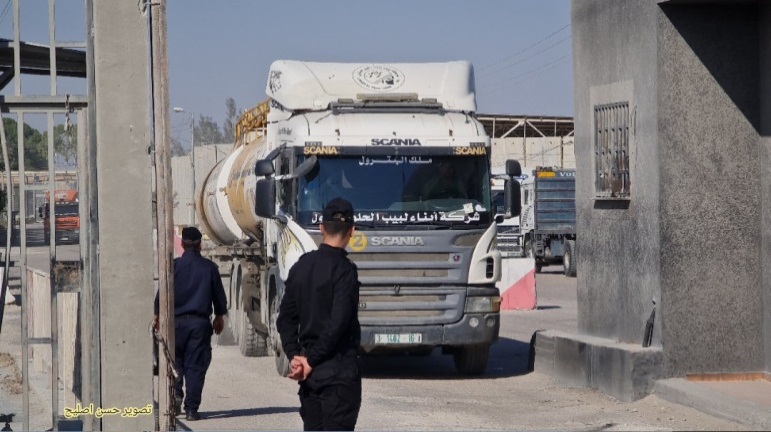 הכנסת דלק עבור תחנת הכוח מישראל לרצועה (חשבון הטוויטר של חסן אצליח , 28 ביוני 2021).