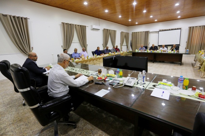 Meeting of the terrorist organizations chaired by Yahya al-Sinwar (Twitter account of journalist Hassan Aslih, June 22, 2021).