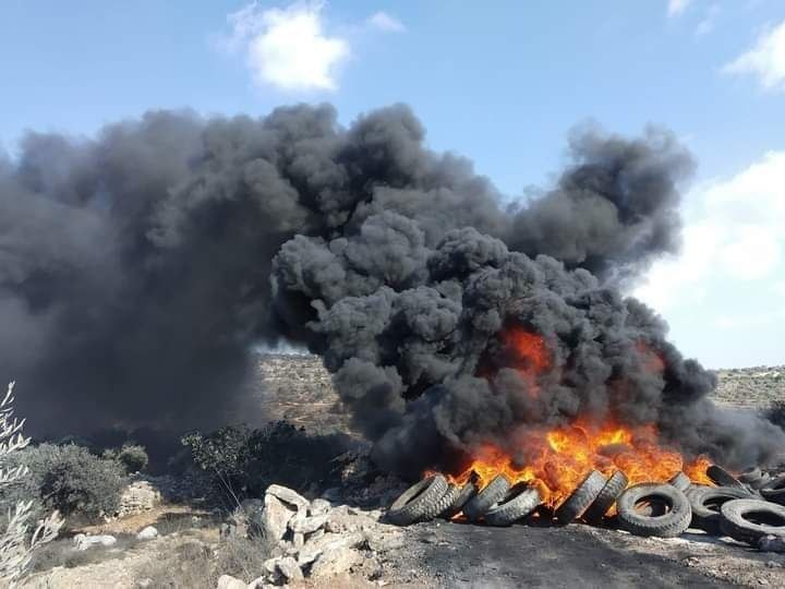 הבערת צמיגים (דף הפייסבוק ביתא און לין, 5 ביולי 2021). 