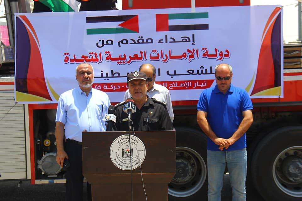 Taking possession of the firetruck (ministry of the interior in Gaza Facebook page, July 19, 2021).