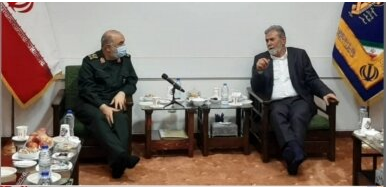 Ziyad al-Nakhalah (right) with the Iranian Revolutionary Guards Corps commander (IRNA in Persian, August 9, 2021).