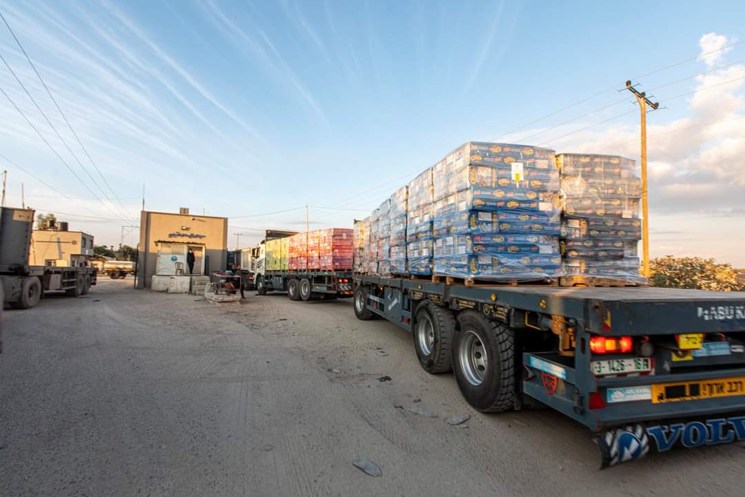 Potato snacks for Judea and Samaria exported from the Gaza Strip through the Kerem Shalom Crossing (Twitter account of journalist Hassan Aslih, September 9, 2021). 