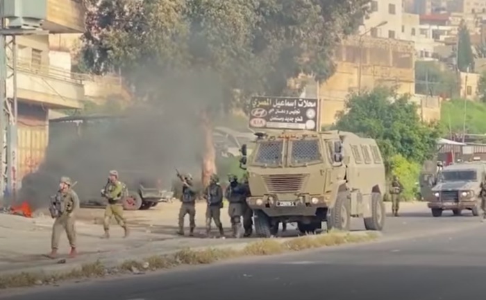 Israeli security forces in Nablus (al-Hayat al-Jadeeda Facebook page, April 11, 2022)