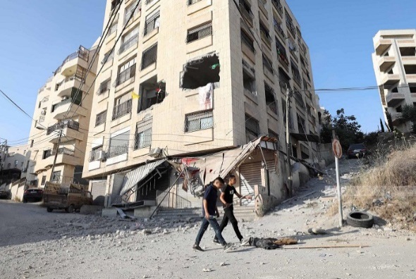 The apartment demolished by Israeli security forces (Right: @J7Rahaf Twitter account. Left: Wafa, June 22, 2023). 