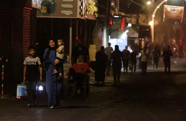 Jenin refugee camp residents leave their houses (Hamza Hamza's Twitter account, July 4, 2023). 