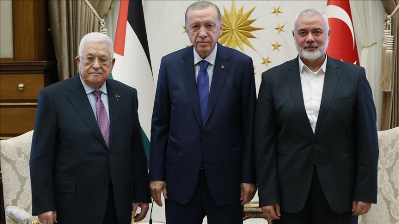 The Turkish president meets with Mahmoud Abbas and Isma'il Haniyeh (al-Andalou News, July 26, 2023.(