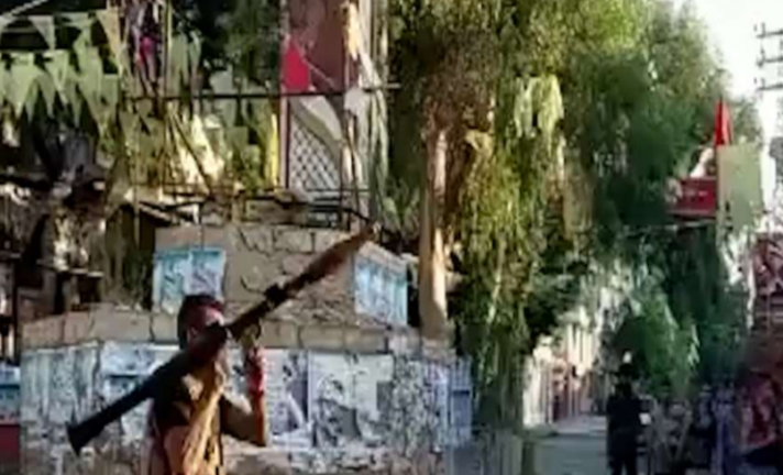 Operative armed with an RPG launcher in the Ain al-Hilweh refugee camp (syriacpress.com, August 1, 2023).