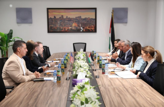 Hussein al-Sheikh meets with a delegation from the United States (Hussein al-Sheikh's Twitter account, August 6, 2023)