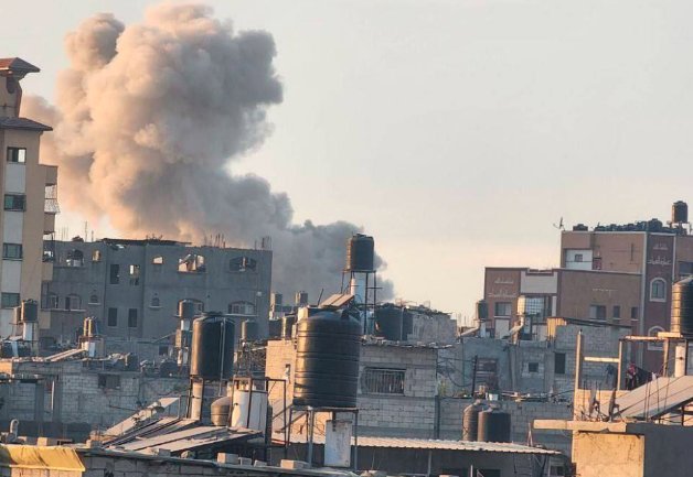 Israel Air Force attack in the al-Saftawi area in the northern Gaza Strip (QudsN X account, November 11, 2023)