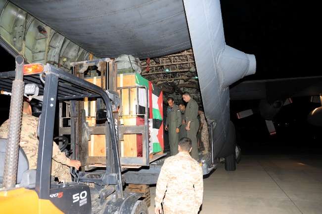 Loading the medical aid onto a Jordanian military aircraft (Jordanian army website, November 12, 2023)