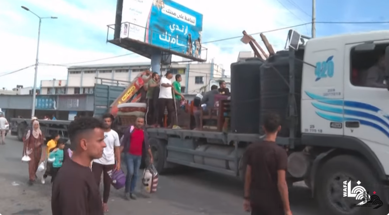 תושבים מצפון הרצועה מגיעים לח'אן יונס (ערוץ היוטיוב של ופא, 12 בנובמבר 2023)