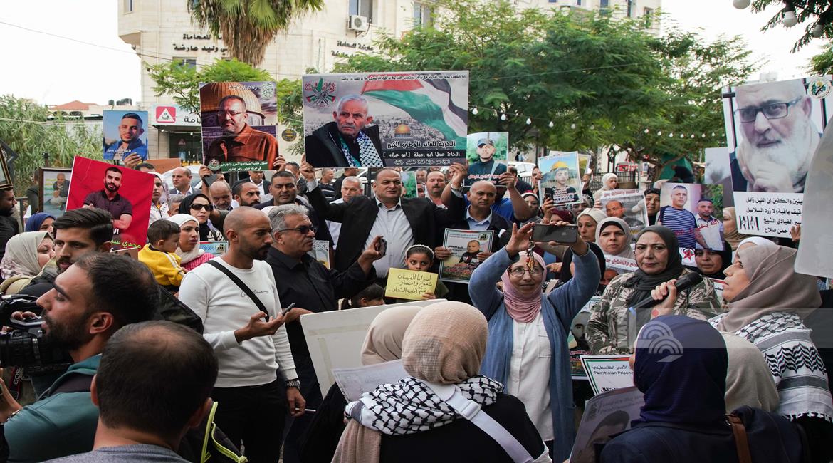 Rallies in support of the prisoners in Nablus (right) and Jenin (Wafa, November 14, 2023).