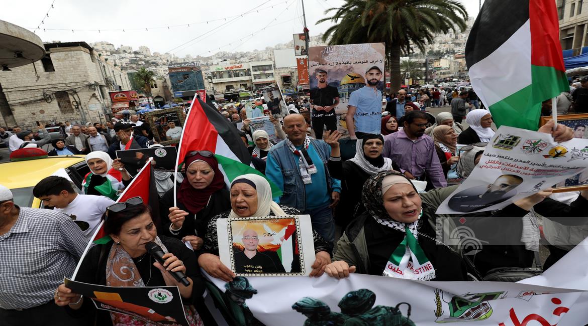 Rallies in support of the prisoners in Nablus (right) and Jenin (Wafa, November 14, 2023).