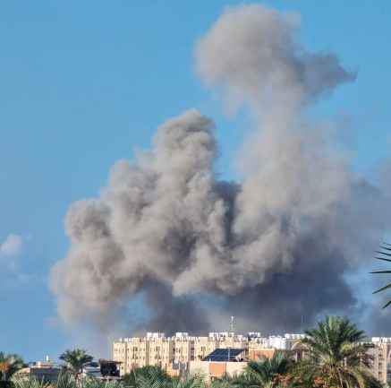 Israeli Air Force attack on the Hamad neighborhood in Khan Yunis (QudsN X account, November 18, 2023)