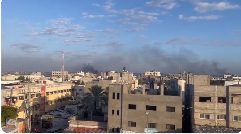 Smoke rising from the combat area in the Qizan al-Najjar and Batn al-Sameen neighborhoods (Shehab X account, January 14, 2024) 