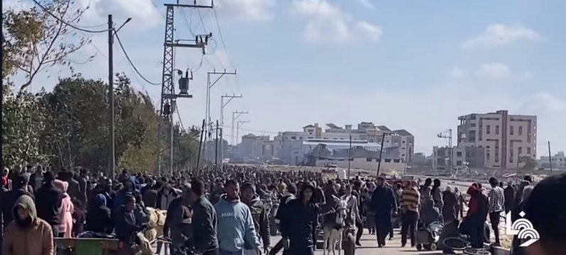 Residents evacuate from Khan Yunis to the south because of IDF activity (Wafa YouTube channel, January 26, 2024) 