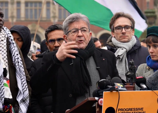 Jean-Luc Mélenchon at a demonstration near the International Court of Justice in The Hague (Mélenchon's X account, January 11, 2024)