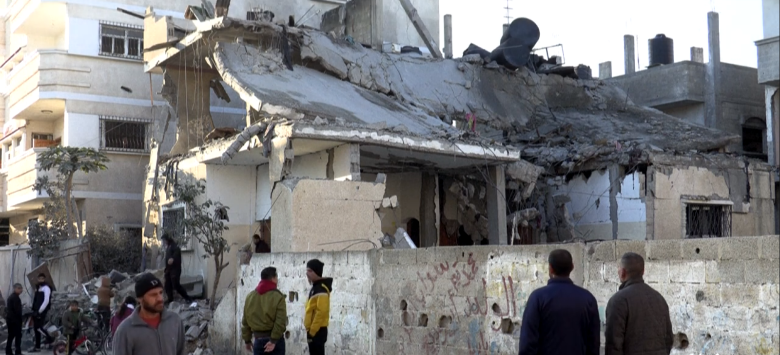 Residents leave the Zeitoun neighborhood in Gaza and move towards the Shifa Hospital (Wafa, February 20, 2024)