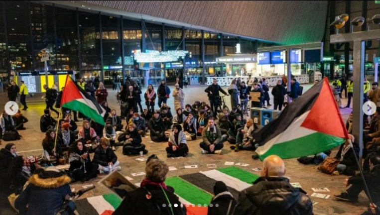 שביתת שבת בתחנה המרכזית של רוטרדם (חשבון האינסטגרם של sitin4palestine.nl 19 בינואר 2024)