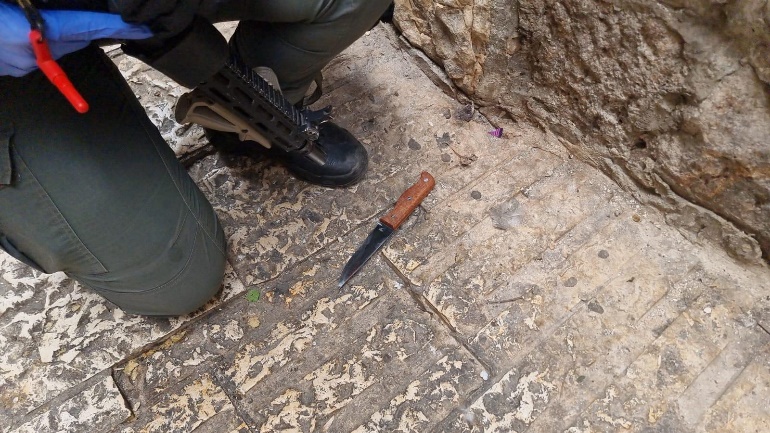 The knife used in the attack (Israel Police Force spokesperson's unit, April 30, 2024)