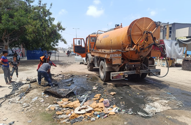 Khan Yunis sewage drainage (Khan Yunis municipality Facebook page, June 12, 2024)