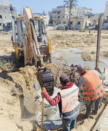 עבודות במערכת הביוב של ח'אן יונס (עמוד הפייסבוק של עיריית ח'אן יונס, 27 ביוני 2024