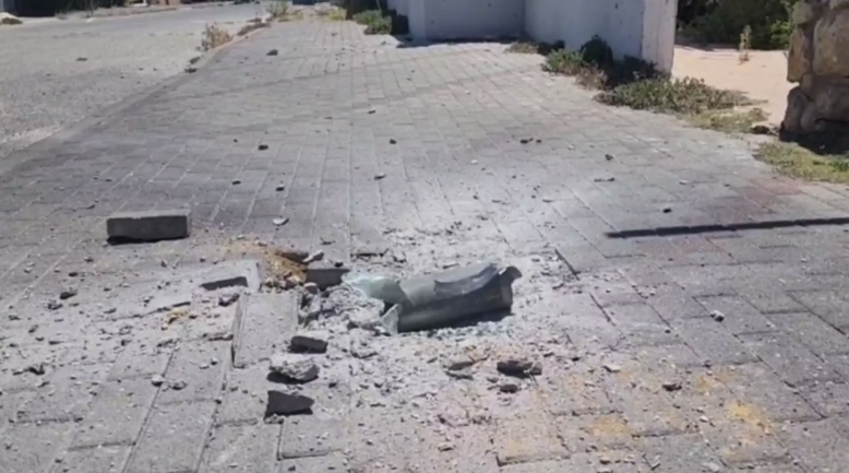 Remains of a rocket that fell in Kiryat Shmona (Kiryat Shmona municipality spokesperson's unit, August 9, 2024)