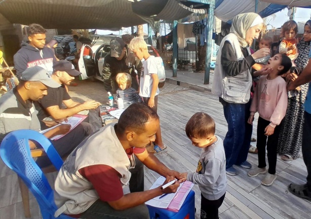 The second round of the polio vaccine campaign in the camps in the central Gaza Strip (Palestinian ministry of health, October 14, 2024)