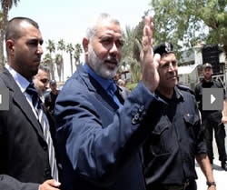 Ismail Haniya at the Rafah crossing en route to Egypt (Picture from the qassam.ps website, July 29, 2012).