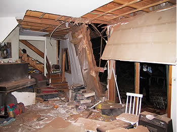 The damage done to the house in the Be'er Tuvia region (Spokesman for the local regional council, November 18, 2012).