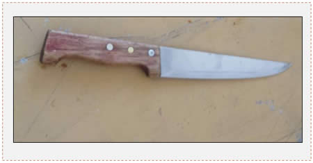 The knife found in the possession of the Palestinian who tried to stab an IDF soldier at the Gush Etzion checkpoint in Jerusalem (IDF Spokesman, May 2, 2015).